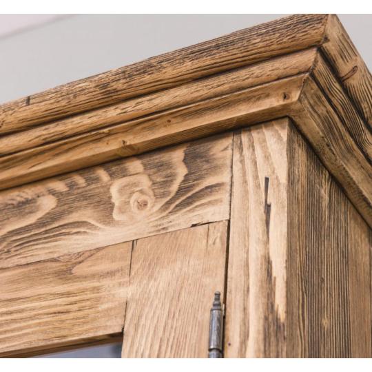 rustikalny vitrinovy lamelovy skrinka uzka mediteranska masiv drevo obyvacka kuchyna kupelna provensalsky provence patinovany moreny na mieru volitelna farba dvere ulozny.jpg